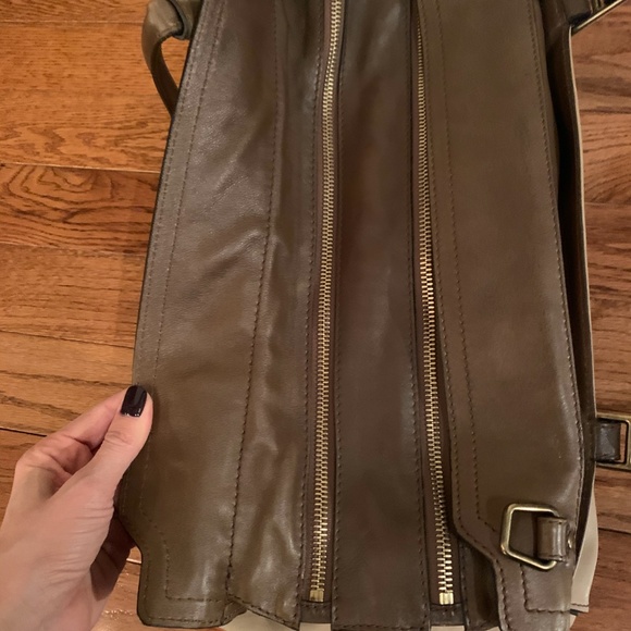 Burberry duffle bag - Picture 4 of 8
